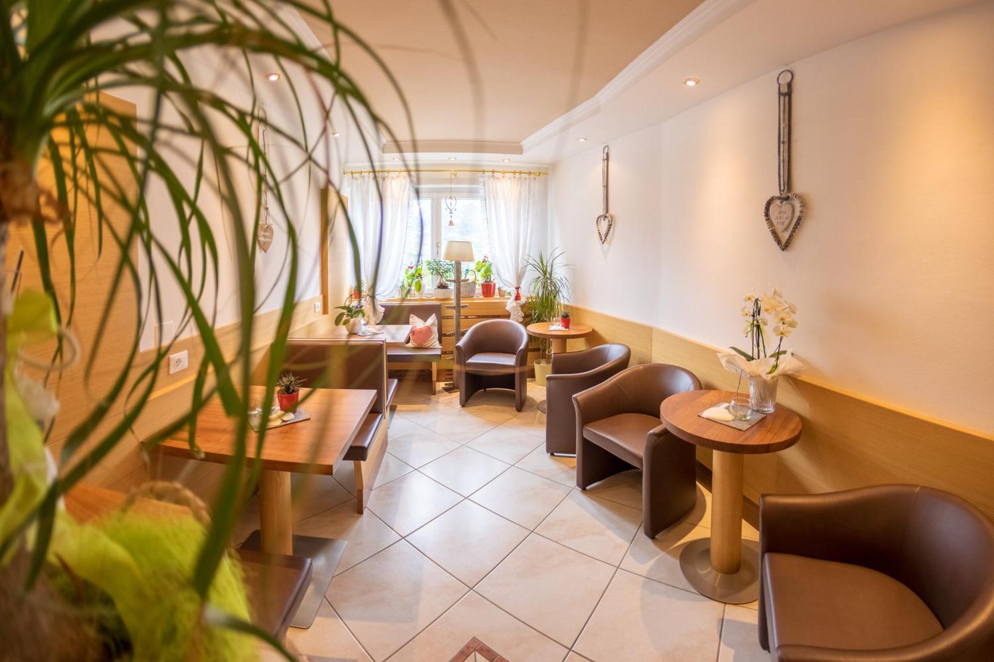 Bei Martin'S Hotel Morter Екстериор снимка