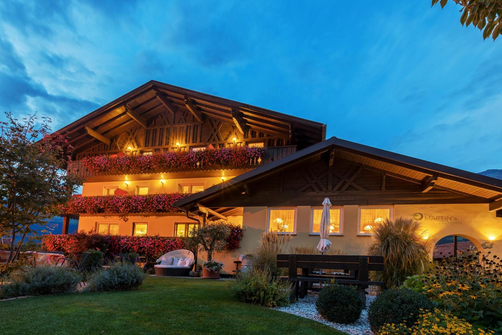 Bei Martin'S Hotel Morter Екстериор снимка