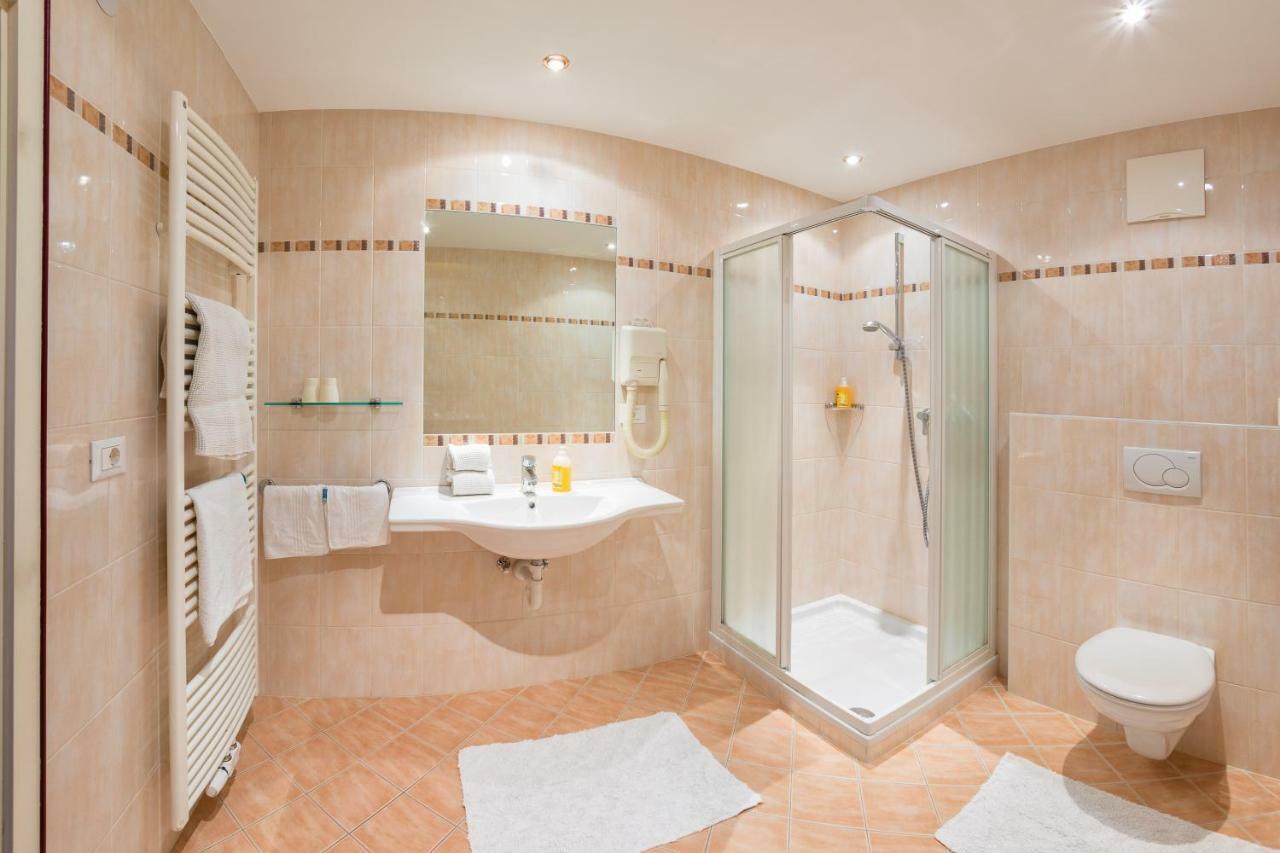 Bei Martin'S Hotel Morter Екстериор снимка